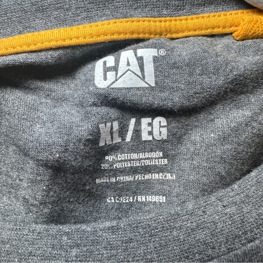 CAT Graphic Tshirt Size XL - Picture 5 of 5